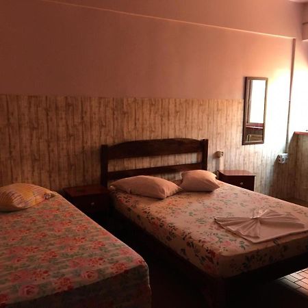 Hotel Granada มาเนาส์ ภายนอก รูปภาพ