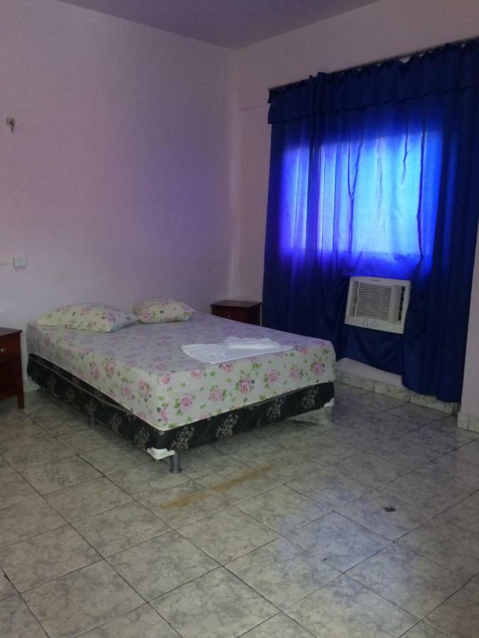 Hotel Granada มาเนาส์ ภายนอก รูปภาพ