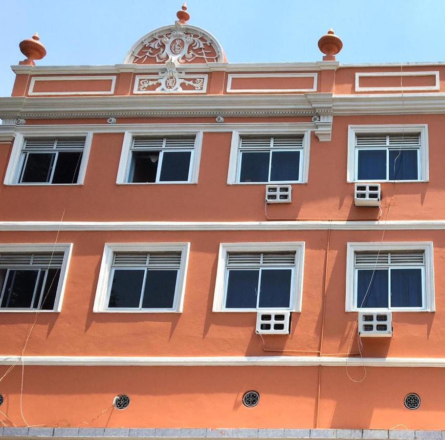 Hotel Granada มาเนาส์ ภายนอก รูปภาพ